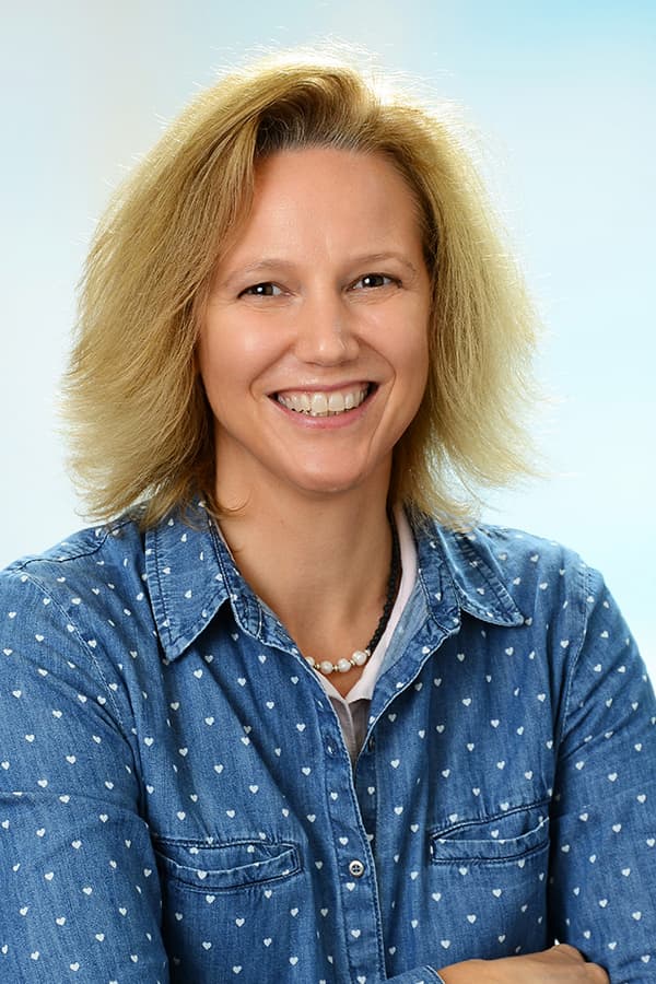 Tina Ernst, Lehrerin