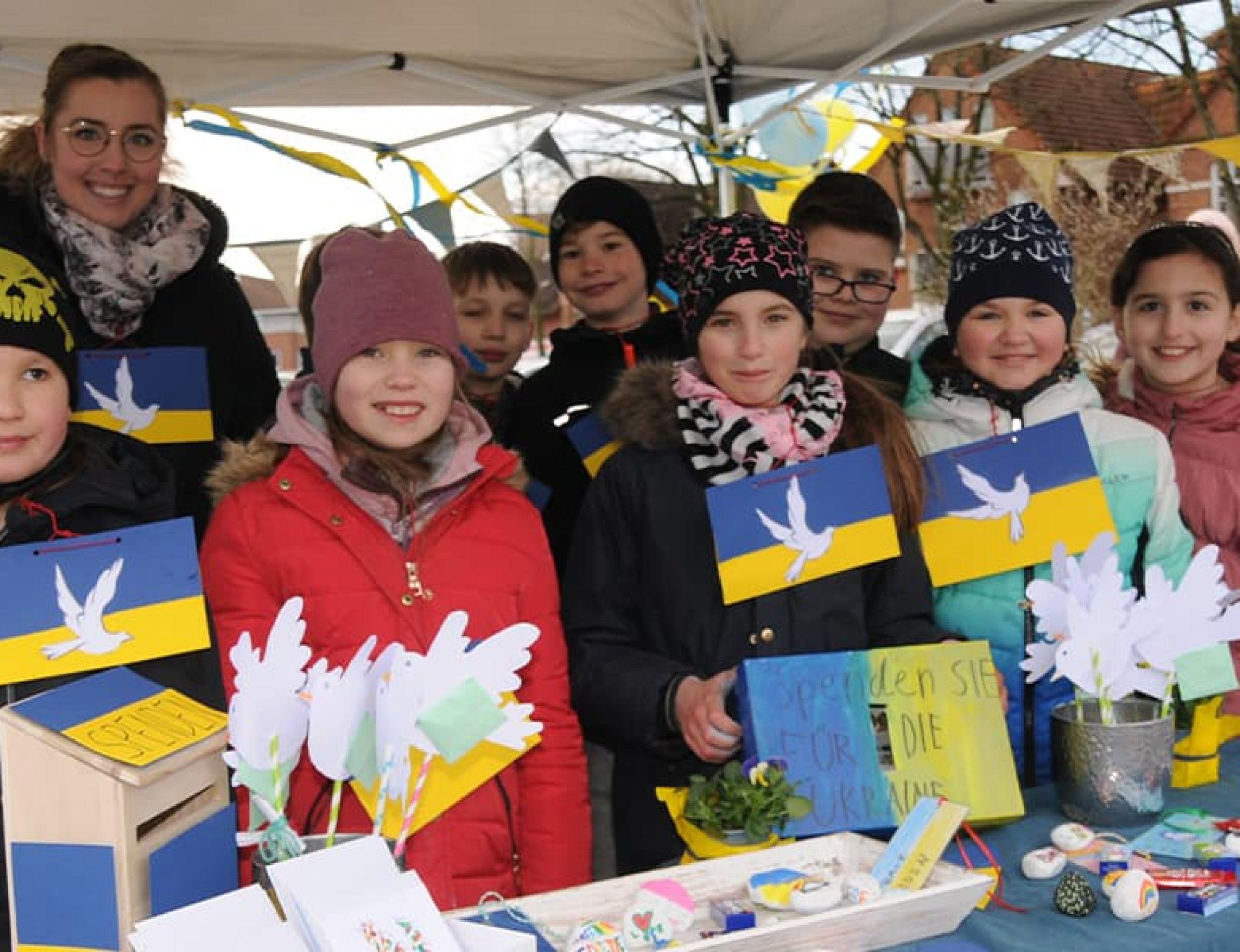 Wir halten zusammen. Gemeinsame Spendenaktion für Geflüchtete aus der Ukraine.